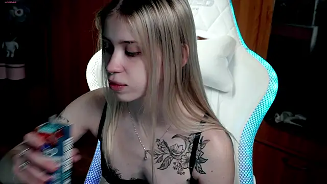 ho1yho1e online show from 11/10/25, 06:35