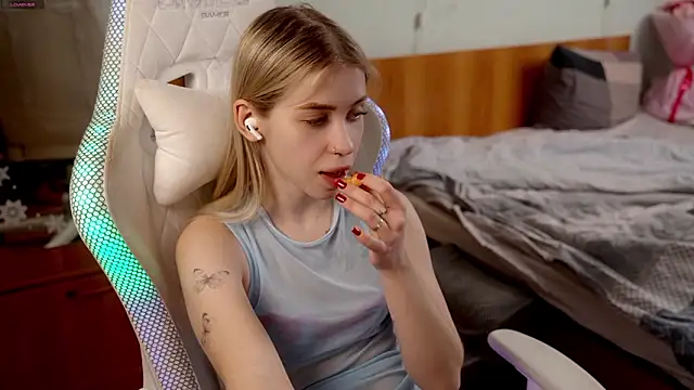 ho1yho1e online show from 02/14/26, 07:25