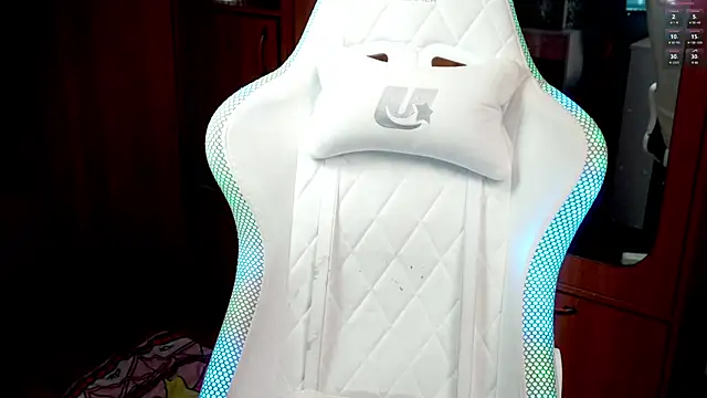 ho1yho1e online show from 10/12/25, 06:42