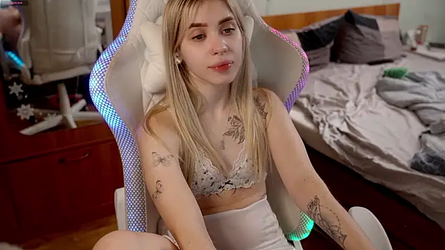 ho1yho1e online show from 02/13/26, 06:52