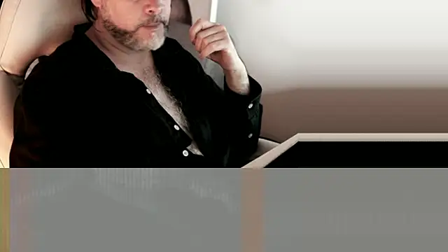 Sanders White online show from 12/31/24, 01:47