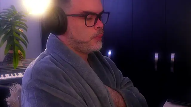 Sanders White online show from 09/15/25, 01:44