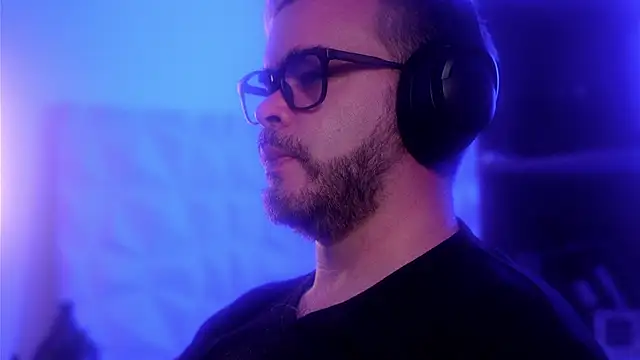 Sanders White online show from 12/18/25, 04:28