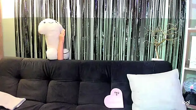 Snapshot of lilly_sweett chatting on 02/20/26, 11:06 lilly sweett online show from 02/20/26, 11:06