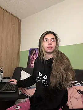 Snapshot of lilly_sweett chatting on 02/04/26, 11:00 lilly sweett online show from 02/04/26, 11:00