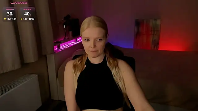 Snapshot of Ssweet_annie chatting on 03/23/26, 04:51 Ssweet annie online show from 03/23/26, 04:51