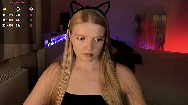 Snapshot of Ssweet_annie chatting on 06/14/26, 05:47 Ssweet annie online show from 06/14/26, 05:47