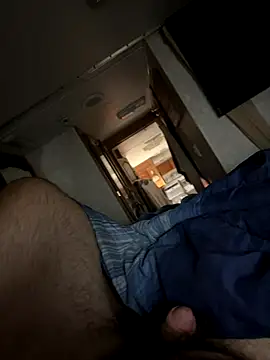 Snapshot of van88 chatting on 11/19/25, 08:36 van88 online show from 11/19/25, 08:36