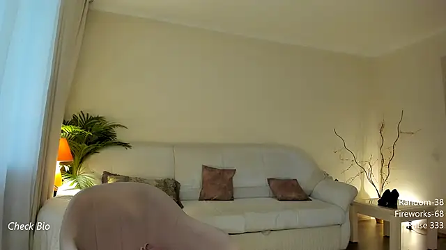 Snapshot of Butterfly-_ chatting on 03/17/25, 08:07 Butterfly- online show from 03/17/25, 08:07