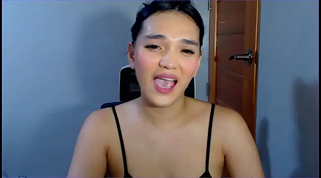 Snapshot of WONDERWOMAN2023 chatting on 01/25/25, 02:37 WONDERWOMAN2023 online show from 01/25/25, 02:37