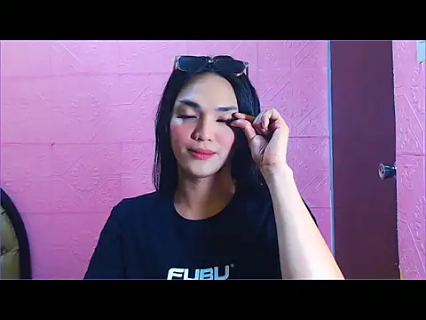 WONDERWOMAN2023 online show from 10/27/25, 01:39