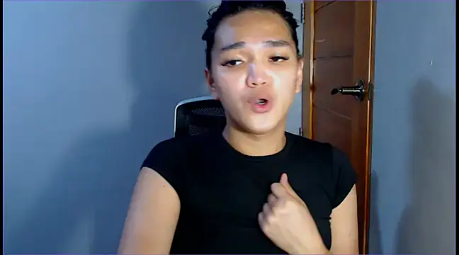 Snapshot of WONDERWOMAN2023 chatting on 01/12/25, 03:28 WONDERWOMAN2023 online show from 01/12/25, 03:28