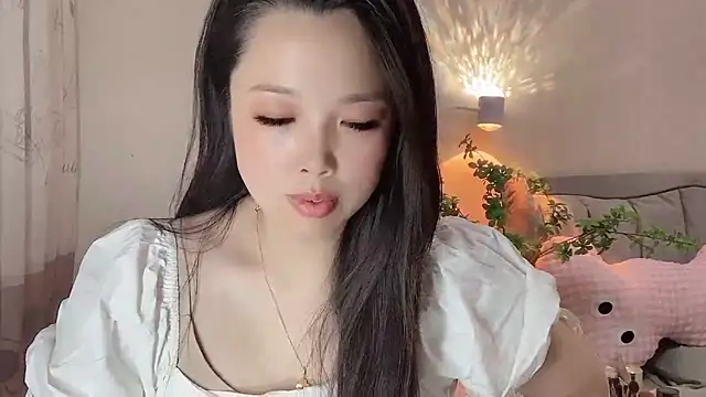 Snapshot of kk_lele chatting on 05/11/26, 04:04 kk lele online show from 05/11/26, 04:04