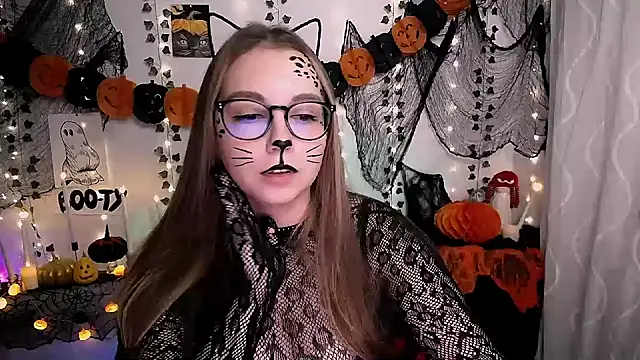 SweetPrincess  online show from 10/28/25, 09:08