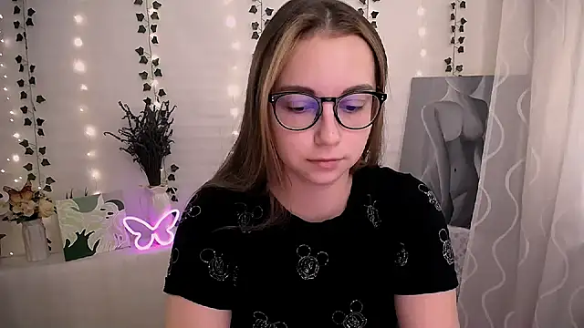 SweetPrincess  online show from 09/15/25, 05:30