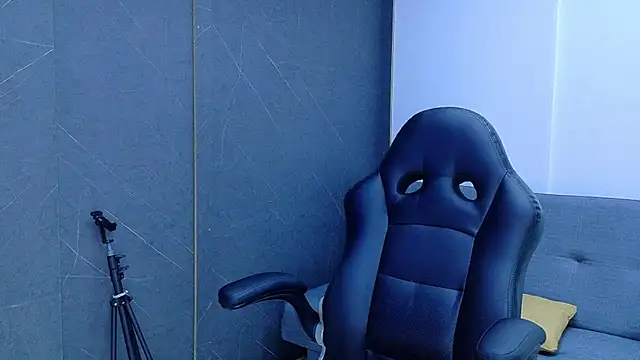 Snapshot of Britney_taylor_ chatting on 02/16/26, 07:12 Britney taylor online show from 02/16/26, 07:12