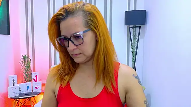 Britney taylor  online show from 11/04/25, 08:56