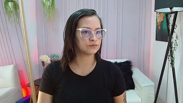 Snapshot of Britney_taylor_ chatting on 01/12/25, 05:44 Britney taylor online show from 01/12/25, 05:44