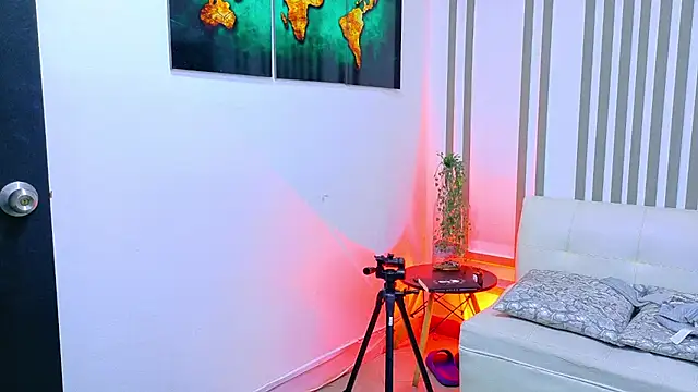 Britney taylor  online show from 12/05/25, 05:28