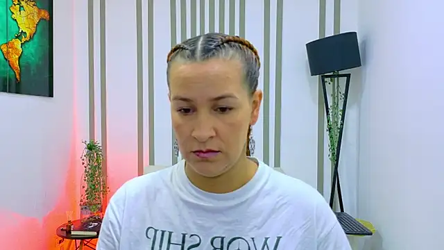 Britney taylor  online show from 11/20/25, 06:30