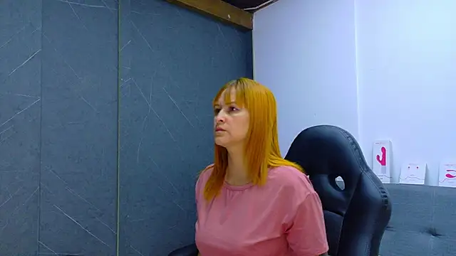 Snapshot of Britney_taylor_ chatting on 02/02/26, 07:02 Britney taylor online show from 02/02/26, 07:02