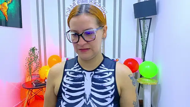 Britney taylor  online show from 11/10/25, 08:58