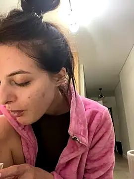 little belucci online show from 12/03/25, 02:49