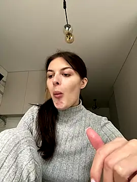 little belucci online show from 10/01/25, 02:21