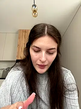 little belucci online show from 10/03/25, 11:45