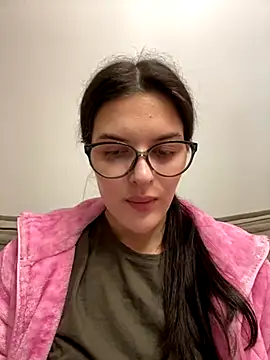 little belucci online show from 10/19/25, 01:25