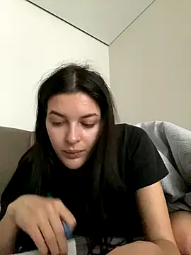 little belucci online show from 10/17/25, 07:00