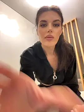 little belucci online show from 11/23/25, 04:28