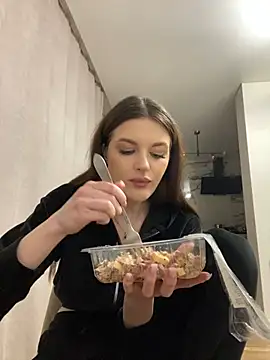 little belucci online show from 03/10/25, 04:57