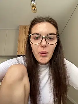 little belucci online show from 10/13/25, 01:02