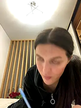 little belucci online show from 10/21/25, 03:33