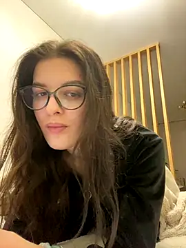 little belucci online show from 11/13/25, 03:16