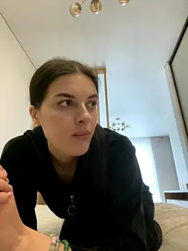 little belucci online show from 11/11/25, 12:44