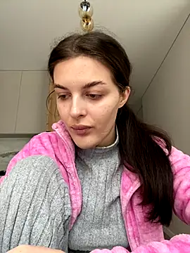 little belucci online show from 10/04/25, 09:00