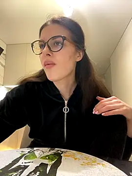 little belucci online show from 12/04/25, 05:34