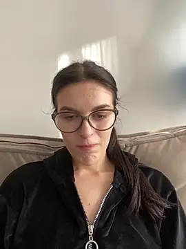 little belucci online show from 10/20/25, 01:11