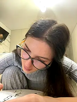 little belucci online show from 11/29/25, 02:50