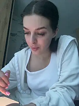 little belucci online show from 02/17/26, 03:42