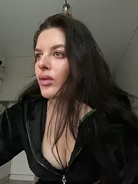 little belucci online show from 12/14/25, 12:55