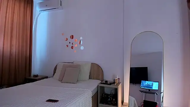  alleyesonme  online show from 07/23/26, 03:19