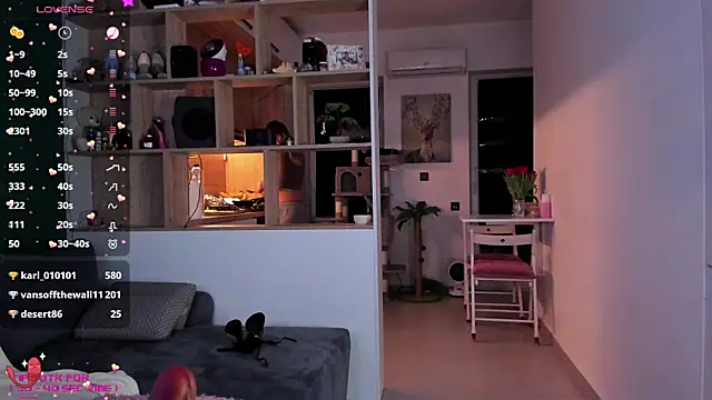 Snapshot of _alleyesonme_ chatting on 03/04/25, 05:03  alleyesonme  online show from 03/04/25, 05:03