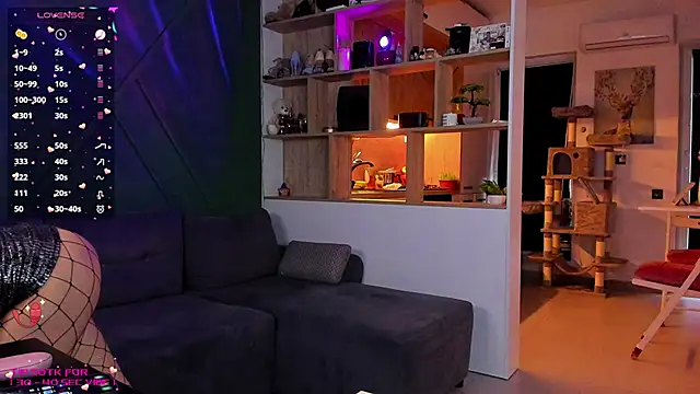 Snapshot of _alleyesonme_ chatting on 02/01/25, 01:30  alleyesonme  online show from 02/01/25, 01:30