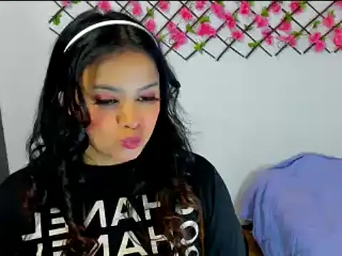 Zoelove222 online show from 12/10/24, 09:43