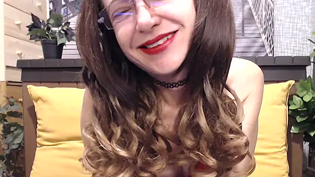 Snapshot of lilianleight chatting on 09/19/25, 02:59 lilianleight online show from 09/19/25, 02:59
