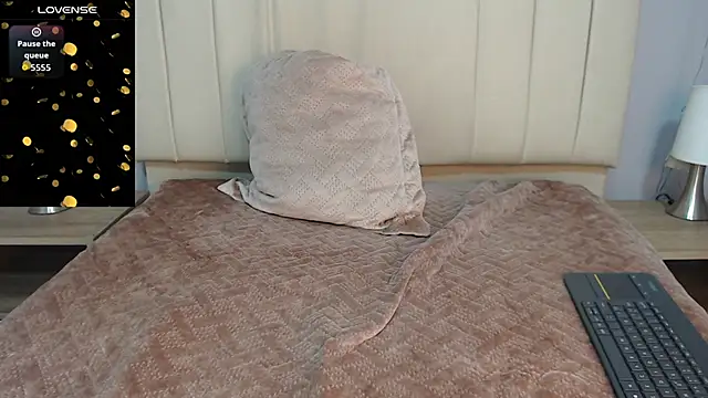 amy le01 online show from 11/15/25, 03:16