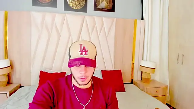 hottstuffx69 online show from 11/02/25, 02:27